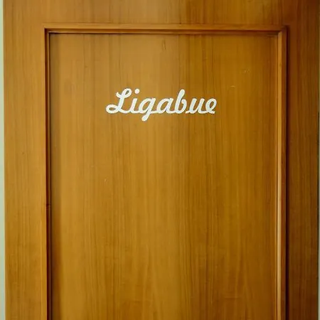 Piazza Carmine Ταράντο