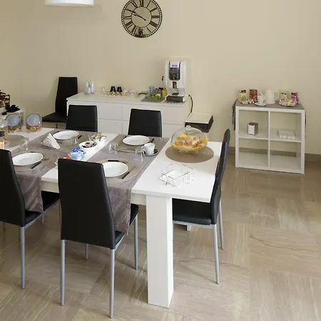 Piazza Carmine Ταράντο